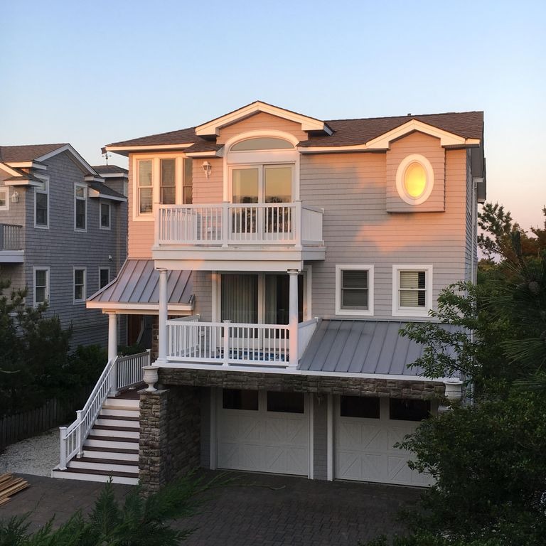 4000 S F Magnificent 5 Bed 6 Bath Oceanfront Single Family Home For Rent On Long Beach Island Nj