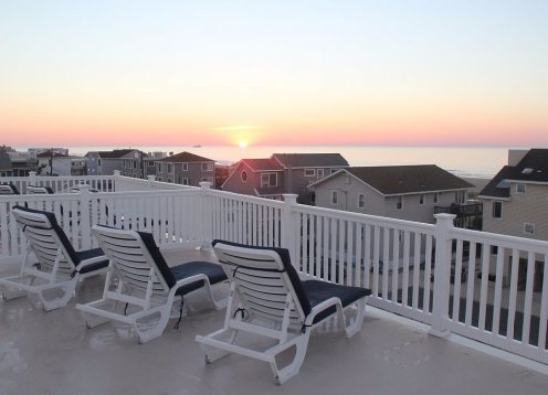 Amazing Rooftop Views! Steps to the Beach - Heated Pool & Elevator!