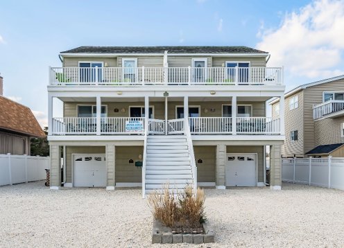 Beautiful 3BR 2.5BA Townhome Beach Haven Avail 6-29 8-10 8-17 8-24