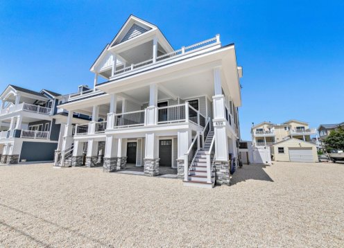 NEW CONSTRUCTION TOWNHOUSE BEACH HAVEN HEATED SALT WATER POOL