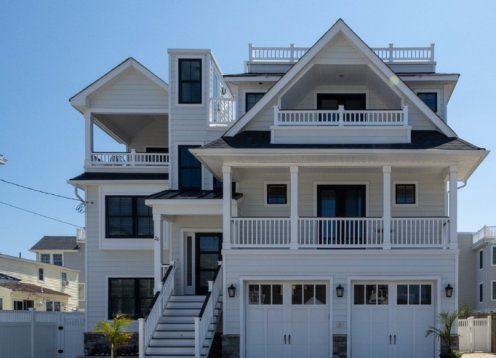 Oceanside 7 bdrm Home, 7 Decks, Outstanding Views! (Sleeps up to 17)