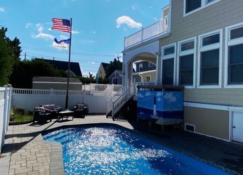 Luxury Home 1 Block From Beach w Heated Pool