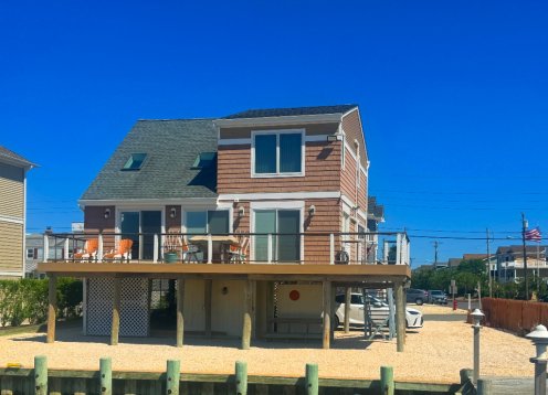 REDUCED! Private Bayfront Retreat – Large deck, dock, panoramic views