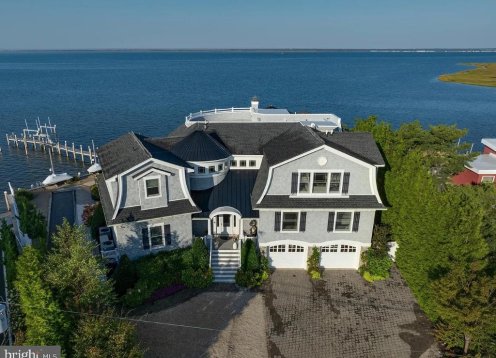 Holly Bay Escapes - Custom Bayfront Estate with a POOL in Loveladies!