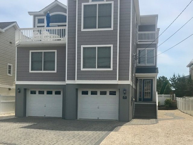Ocean Block Beauty, 5 Bedrooms (Three en-suites) 5.5 Baths, Sleeps 12