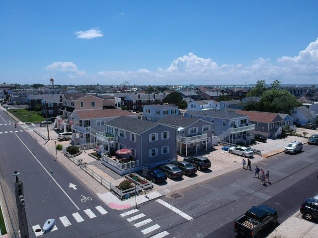 Awesome 2 Bedroom Duplex in the middle of Beach Haven