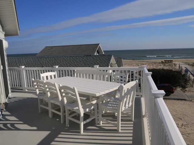 Oceanblock Beautiful Single Family Home. Amazing Views. 2nd Off Beach.
