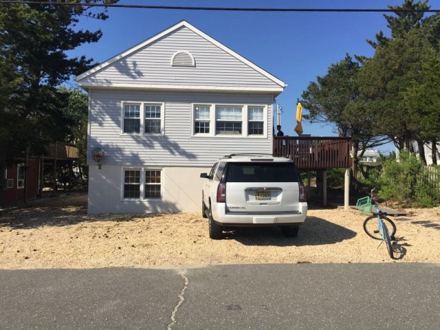 Surf City - Charming Cottage Second House from Beach