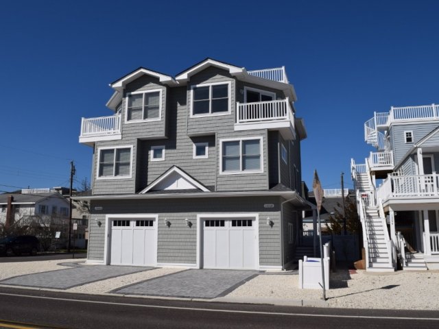 Beach side and great location!