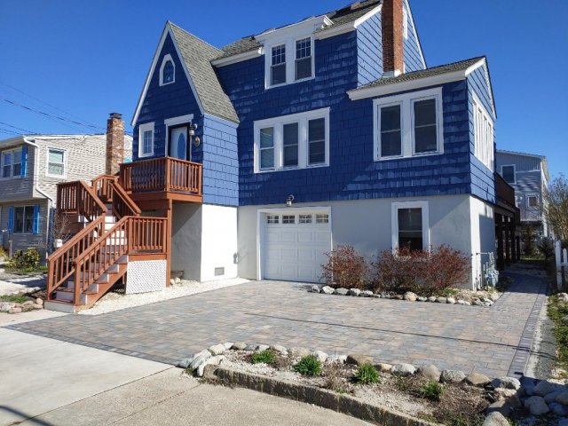 Classic Victorian Style Beach Home On LBI. A Perfect Family Getaway