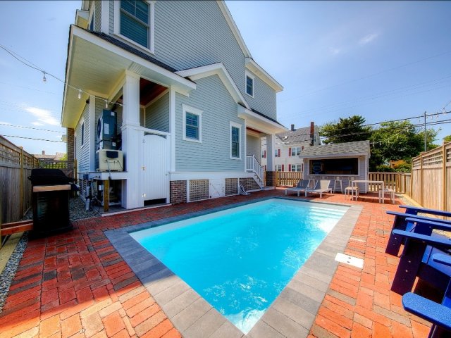 4 Bed, 4 Bath with Pool Beach Haven