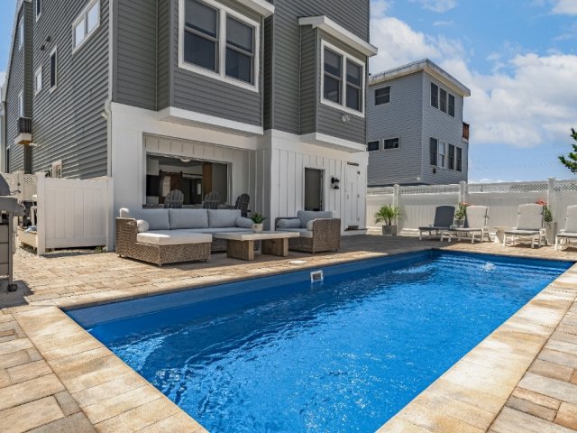 2 prime 2026 summer weeks left! 5BR, Heated Pool, North Beach Haven