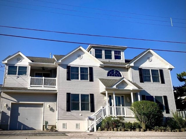 Oceanside In the Heart of Beach Haven!