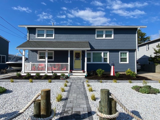 6 BR - SLEEPS 16 - IN GROUND HEATED SPORTS POOL - 1 MIN TO THE BRIDGE