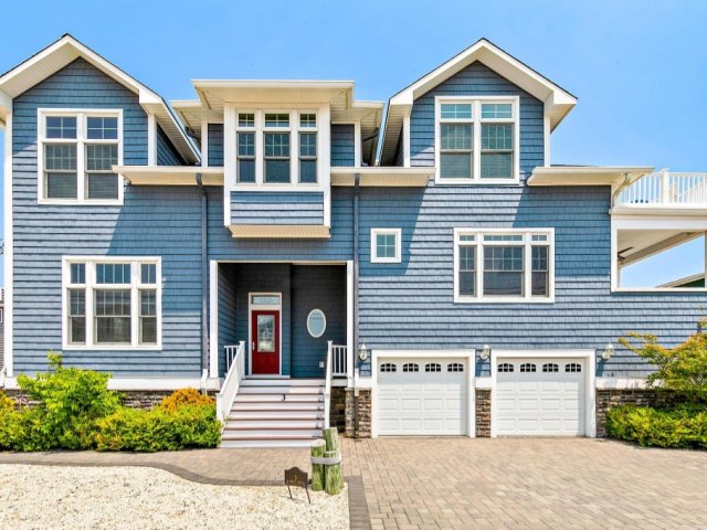 New Gorgeous Oceanside Home - Hobart Princess.