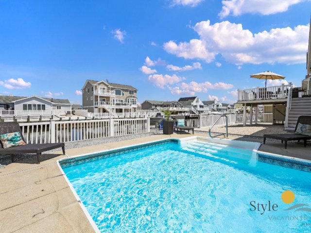 HEATED POOL * DOCK * BEACH HAVEN WEST *