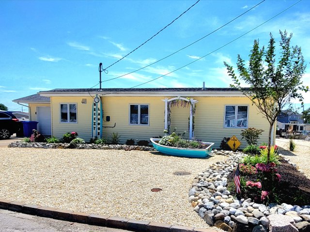 Breezy Lagoon, Beautiful waterfront, patio, dock, kayaks, jetski port
