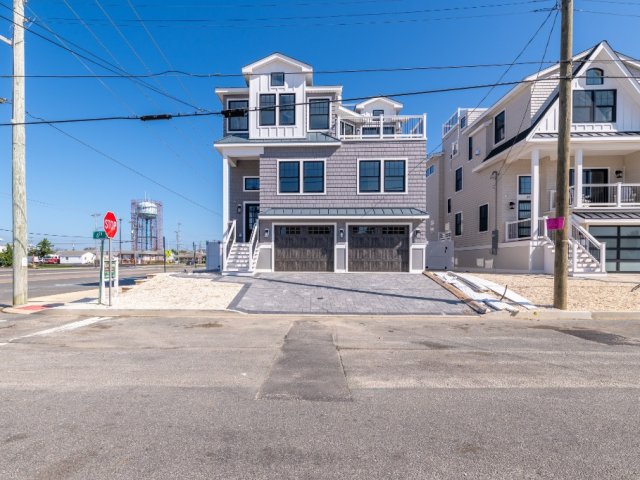 New Surf City , Ocean Side Oasis
