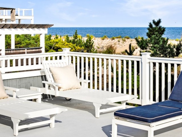 1039B, one off the beach