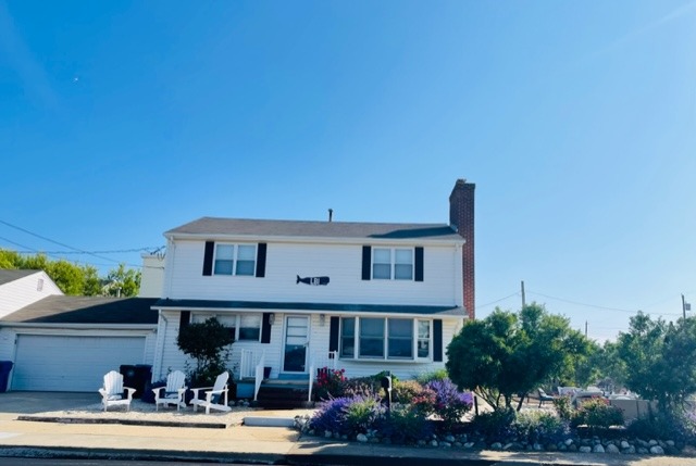 5 Bedroom, 7-TVs Game RoomHang out area, outdoor space wFire Pit.