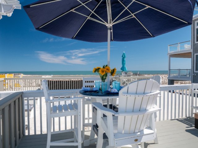 2BR PET FRIENDLY OCEANFRONT bldg -perfect for a small family