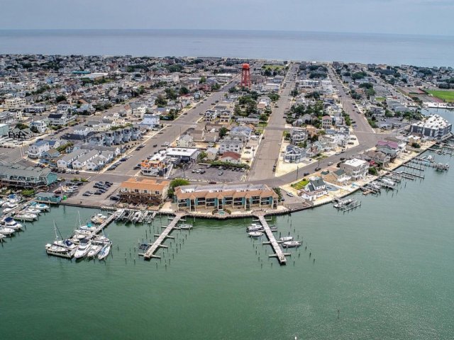 Beach Haven Condo - 2 bed, 2 bath, with water views