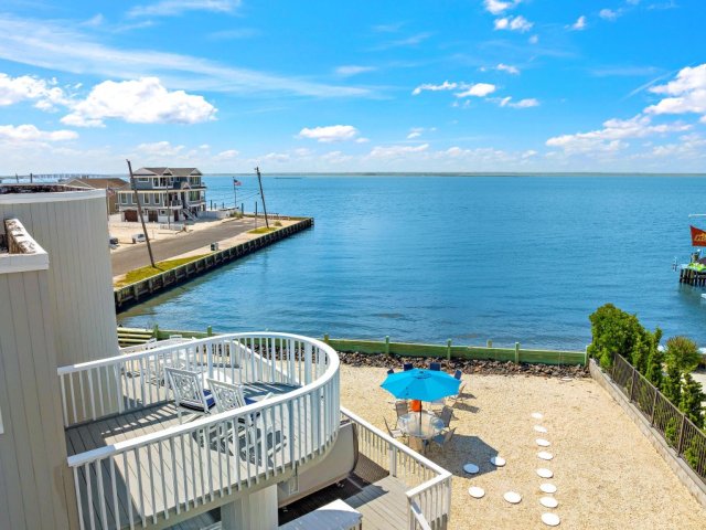 Bayfront Home in Surf City