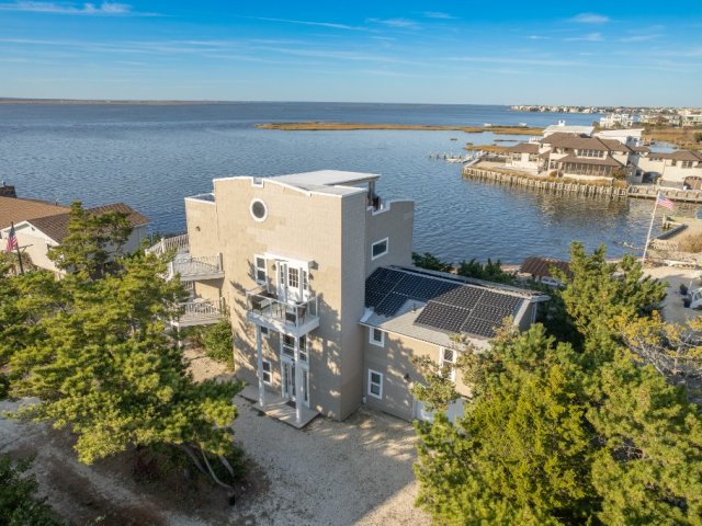 NORTH BEACH BAY VIEW HOUSE - Spacious Home
