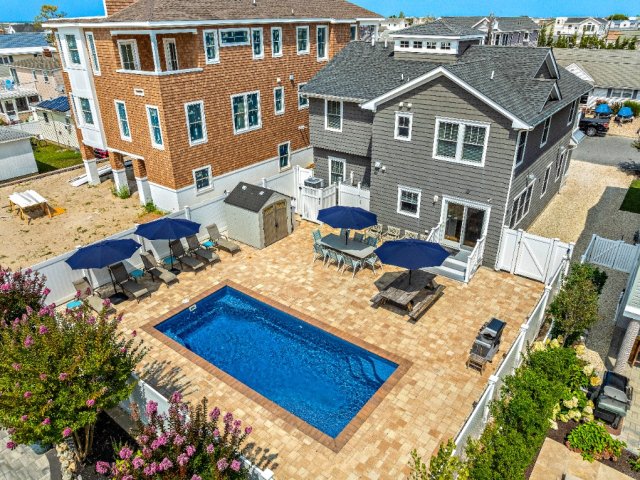 Poolside Oasis in the Heart of Surf City – Perfect for Large Families!