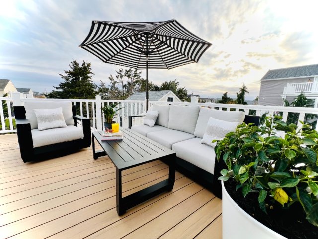 HAVE IT ALL-The BEACH and The BAY, all in the HEART of SHIP BOTTOM!