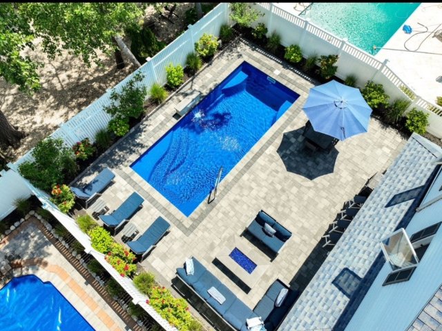 Salt Water Heated Pool and Gas Firepit - 5 Houses to the bay!