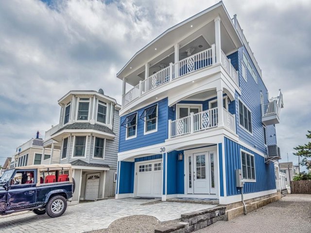 Surf City Summer Home
