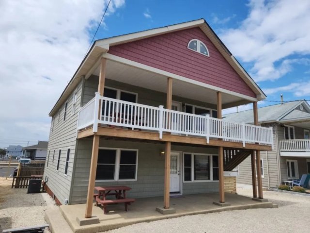 2nd from Ocean - Pet Friendly - Duplex - 1st floor