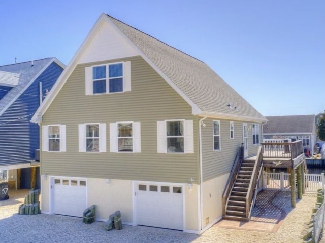 4 bed 3 bath immaculate home KAYAKS!