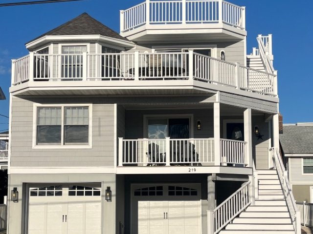 Classic Oceanside Beach House, Beach Haven