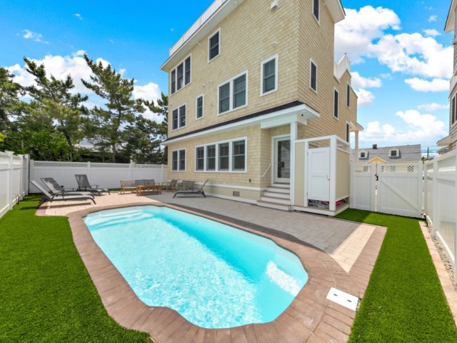 31 E 37th St. 6 bed Pool Ocean Views