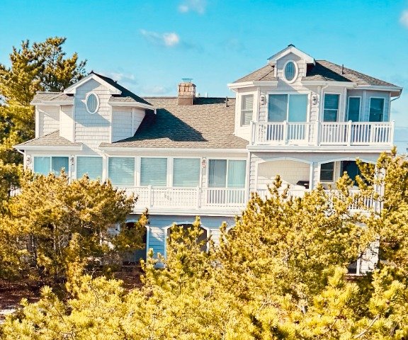Oceanfront Estate - Enjoy a 5BR, 4BA Retreat with Breathtaking Views