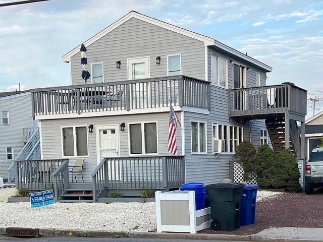 2026 SHIP BOTTOM 2ND FL DUPLEX 2 BDR $2000 AVAIL WEEKS 8-22 8-29