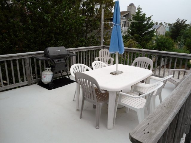 Fall weeks available. Ocean-Block, very comfortable classic, 3 bedroom