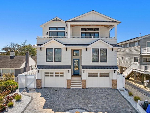 Surf City Luxury Retreat