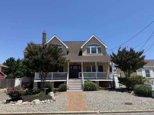 10th Street Ship Bottom Bayside Pool and Hot Tub; 4+bedrooms