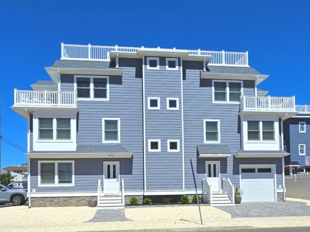 New Construction Luxury 4BR Beach Ave Home