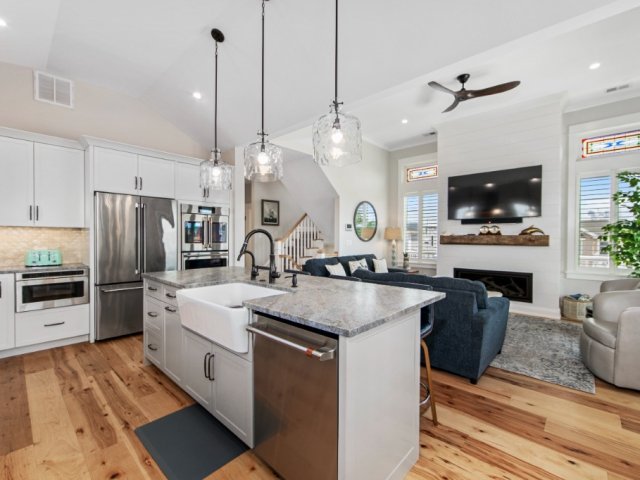 New Luxury Oceanside Beach Home!