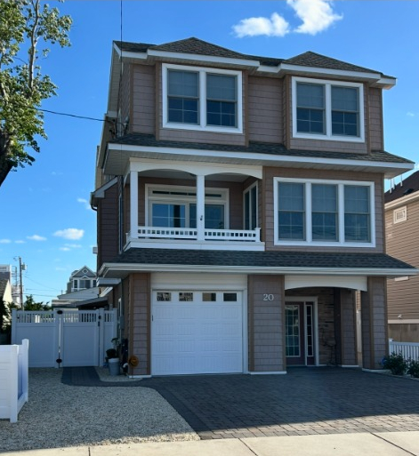 29th Street Retreat-Dog Friendly, Elevator, Hot Tub & Infrared Sauna